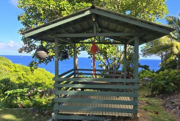 Outside viewing area of Kaliki Lodge