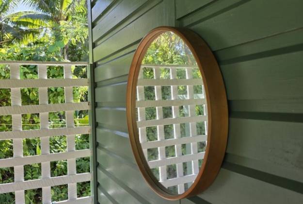 Outside decor of the accommodation Kaliki Lodge