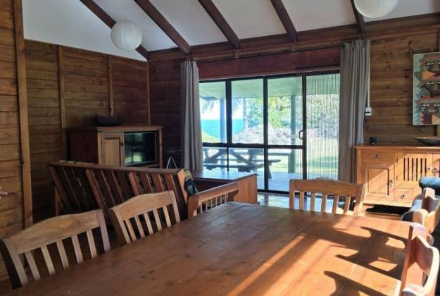 Dining area in the accommodation Kaliki Lodge