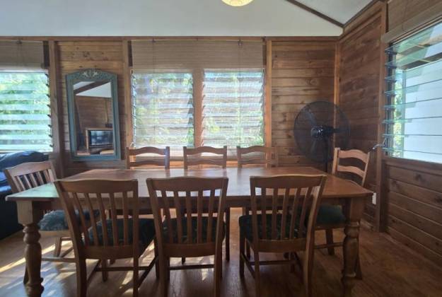 8 seater dining area of the accommodation Kaliki Lodge